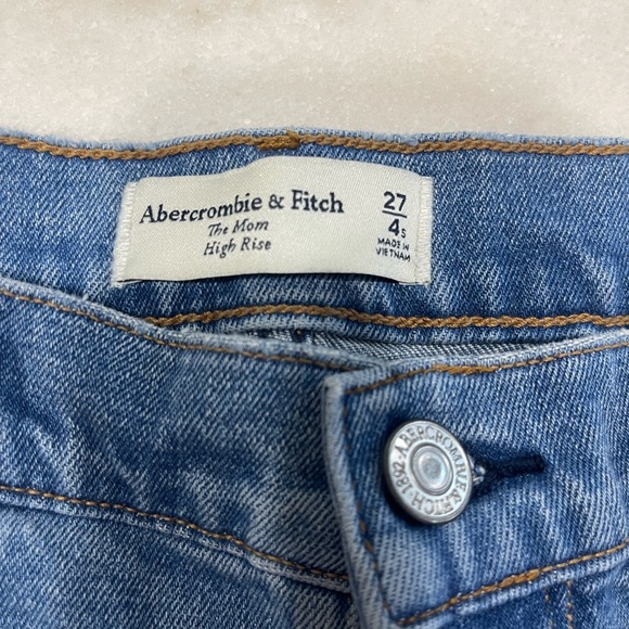 Women’s Abercrombie Jeans - Picture 4 of 4